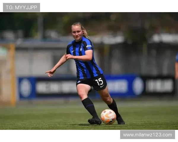 国际米兰俱乐部官网中文版提供球队训练花絮及幕后故事带你走近明星球员